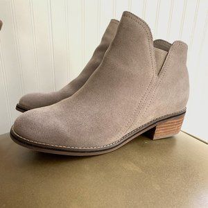 Blondo gray suede ankle boot 8.5 women SHIPS FREE
